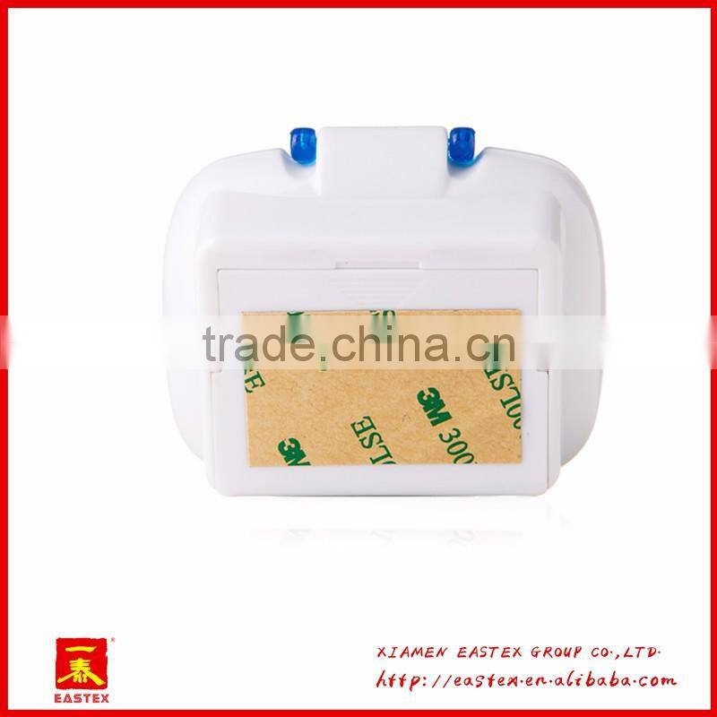 Hanging design Ultraviolet toothbrush disinfection device