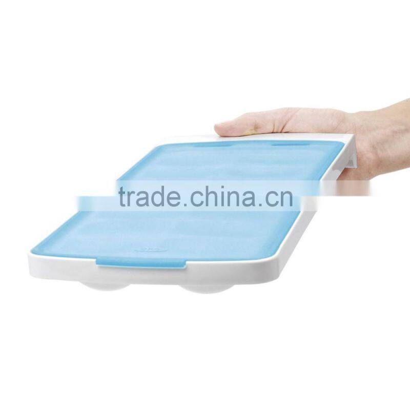 2016 amazon best selling No-Spill Ice Cube Tray with Silicone Lid ice cube mold