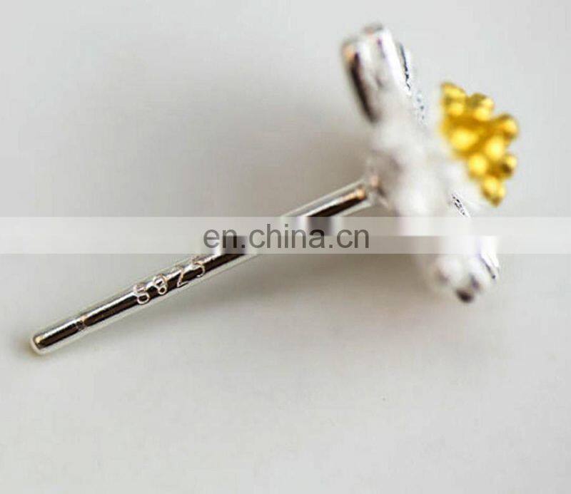 Tiny Charming Daisy Flower Earrings 925 silver Stud