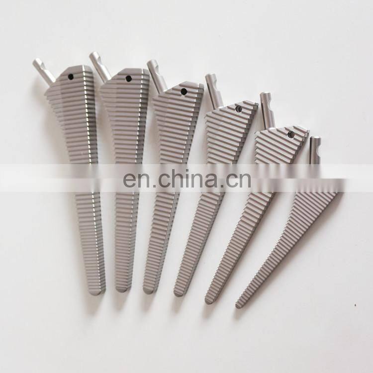 arthroscopy / knee arthroplasty / replacement knee surgery ,Revision Femoral Components