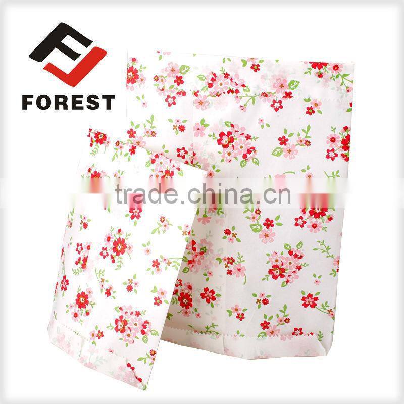 Christmas decorative pink paper bags