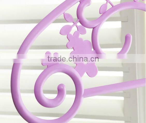 plastic coat hanger tree with hollow flower