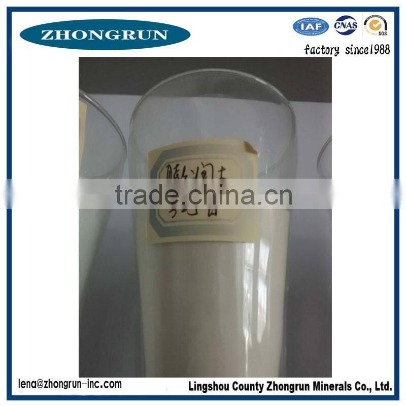 white nice bentonite clay powder
