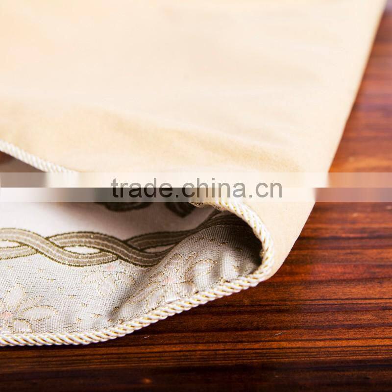 PLUS Big flower embroidery dinning table runner