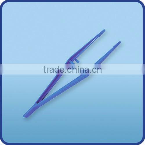 Disposable sterile wound dressing pack/custom tweezers