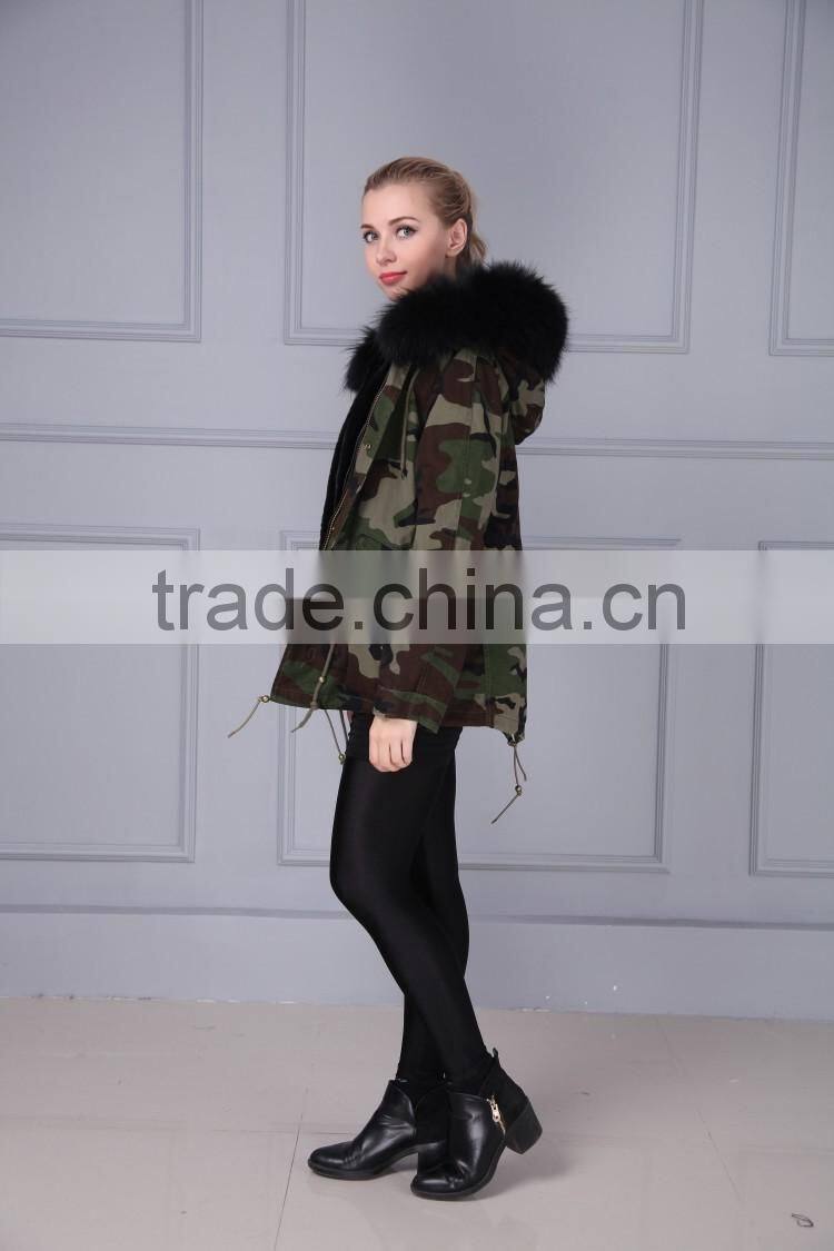 Short pattern camouflage shell black fake fur lining collar winter parka for lady