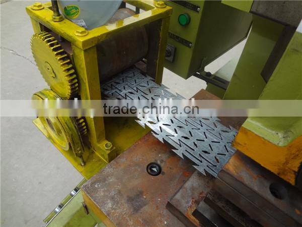 Roadway barrier Barbed wire making machine price