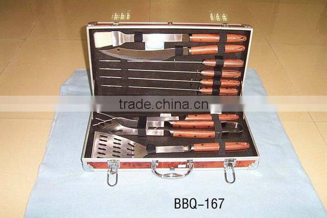 BBQ Set with Wooden Handle (Rosewood)