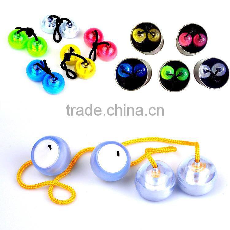 2017 New Product Fidget Toys Thumb Chucks With LED Light Fidget Yo yo