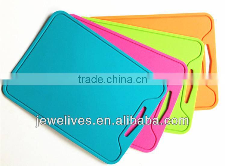 Food grade flexible silicone cutting board