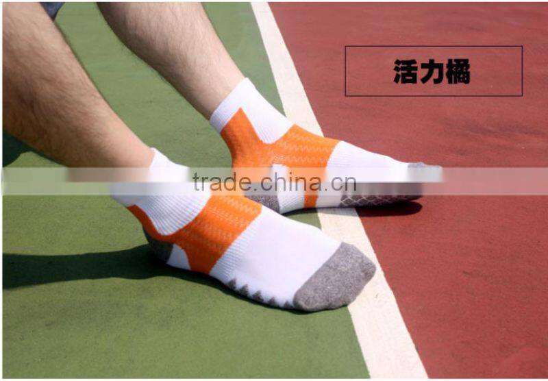 2017 new design New Mens Sports Ankle Striped Socks Running Hiking Travel Socks