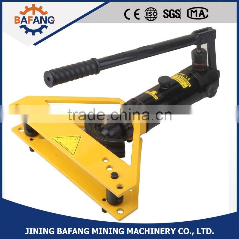 Manual hydraulic pipe bender