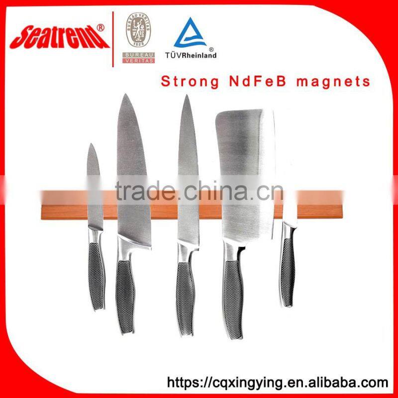 Customized packaging quality soild wood magnetic cutter frame