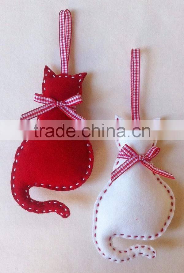 2017 high quality fashion new design bad cat toys lucky pet accessories hanging ornament manufacturer in China OEM ODM