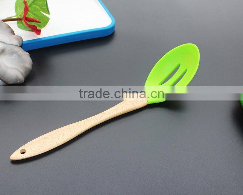 CK-3123 High quality FDA & LFGB 7pcs gadget silicone kitchen cooking tools set eco silicone kitchen utensil set with wood handle