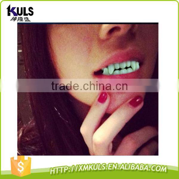 10 g Halloween costumes supplies terrorist noctilucent partial toy dentures