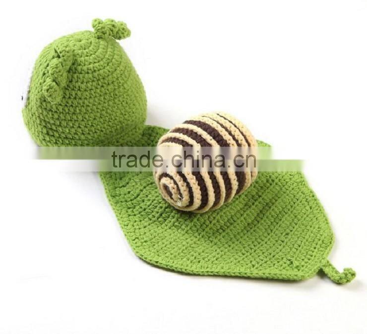 Handmade crochet small green snail Baby clothes camera photography props