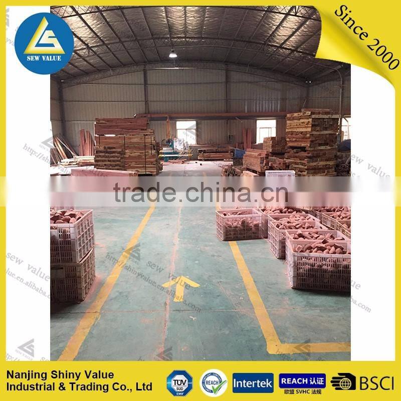 Custom logo acceptable wooden material type aromatic red cedar wood double tube adjustable shoe tree