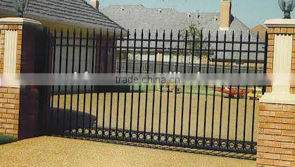 Arched spear top fence for swimming pool security