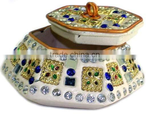 Small Sindoor Boxes / Small Kumkum Boxes / Gift Lac Boxes
