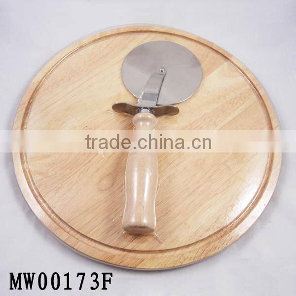 pizza cutter and wooden board