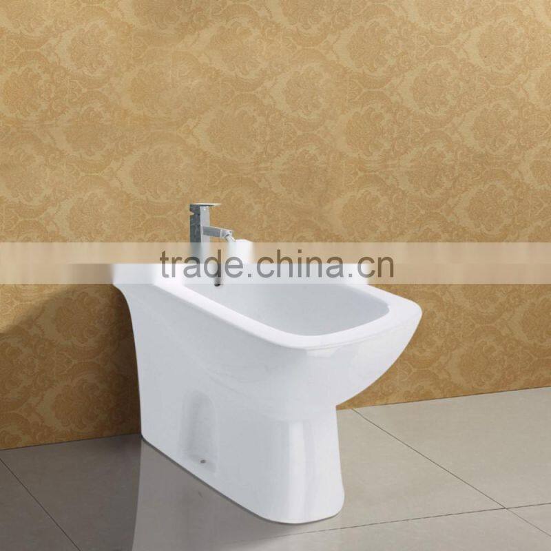 White Floor Mounted Durable Ceramic Bidet