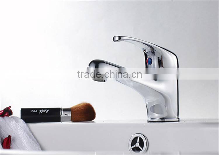 QL-1152 new form durable deck mounted brass basin faucet