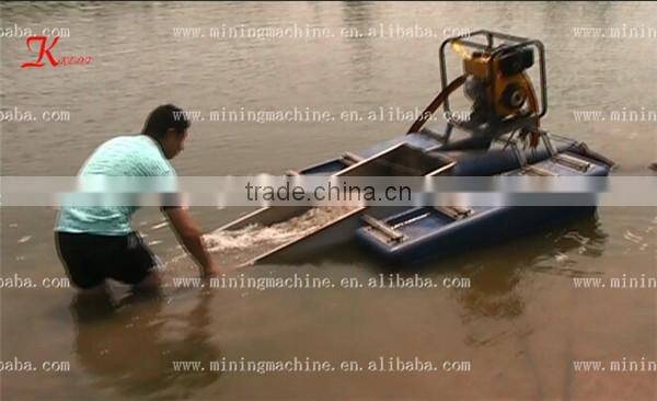 mini type gold mining machine in river