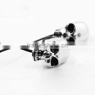 Metal skull headphone