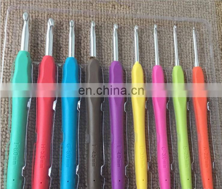 Sweater needle crochet tool New rainbow soft handle plastic alumina crochet hooks set of 8PCS