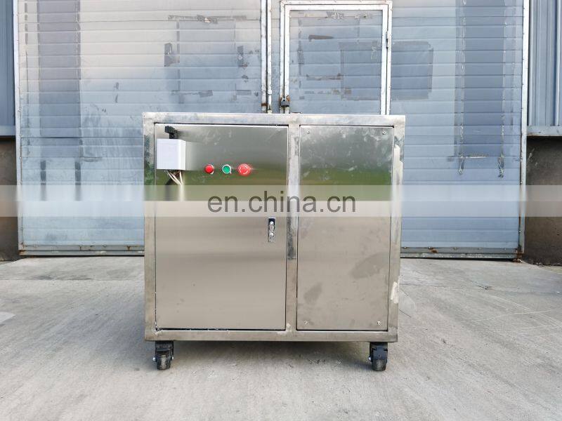 Green banana peeling machine