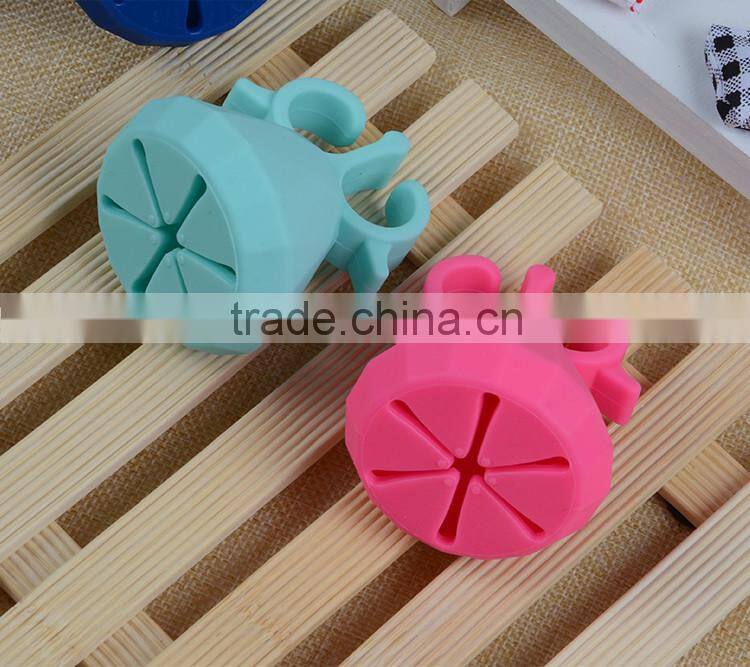 Private label two finger wearable silicone clear nail polish holders