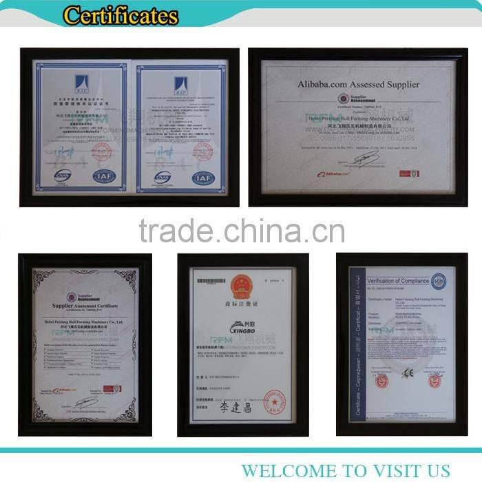 Corrugated metal roof panel forming machine on slae