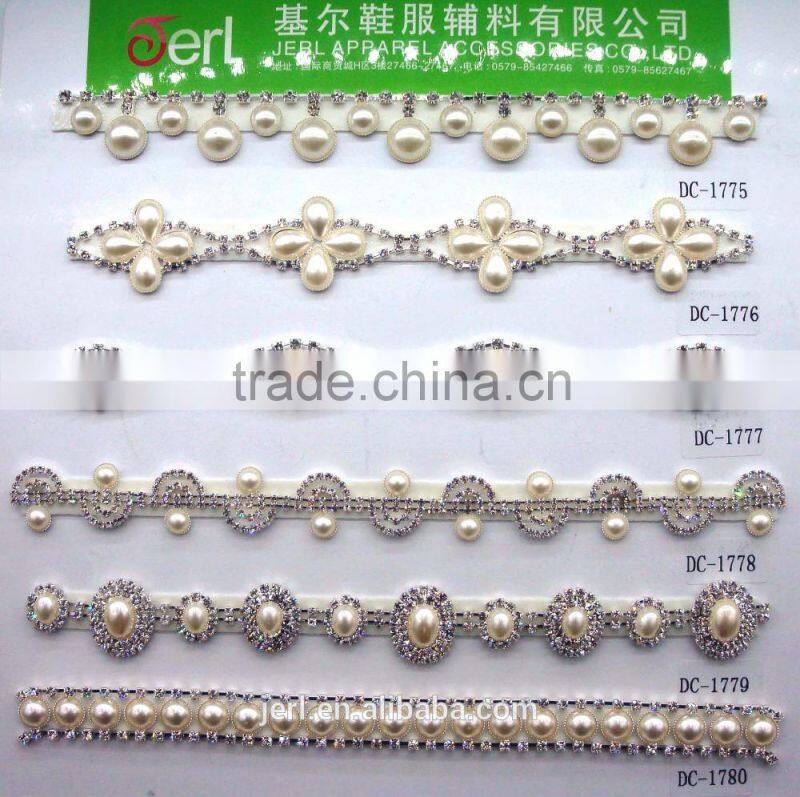 HOT SALE Newest Fashion!crystal glass rhinestone cup chain with good offer