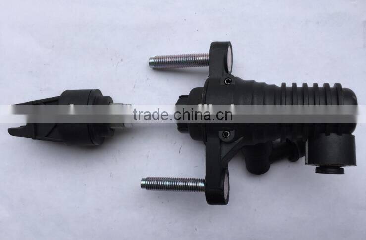 European Truck Clutch Master Cylinder 1927829 1523400 1800442 for Scania