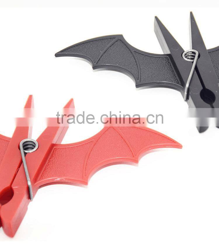 Creative Black/Red Batman Shape Plastic Spring Clothes Pegs Household Pants Receiving Clothes Clips Bat Pegs For Wholesale