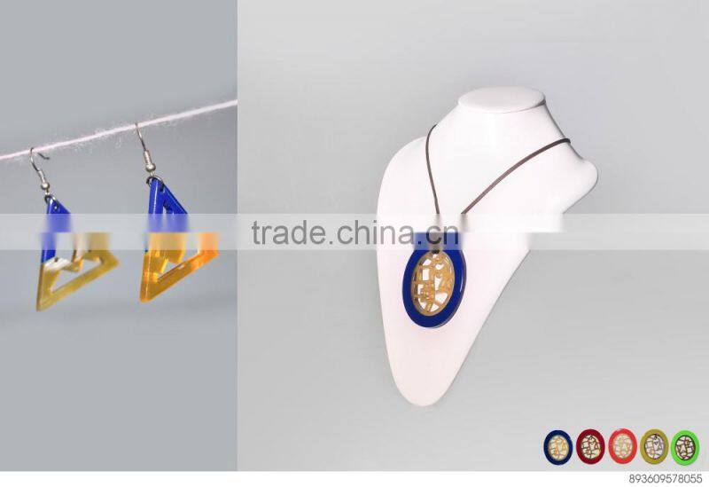 Set of necklace and earrings, made of natural horn and lacquer in Vietnam code: KS_VTC15