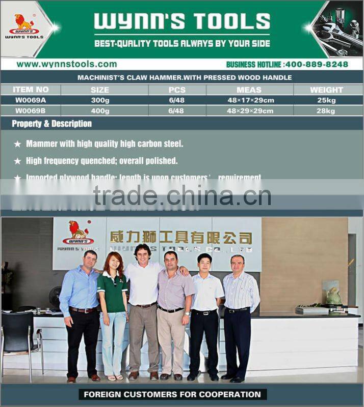 CLAW HAMMER WITH WOOD HANDLE