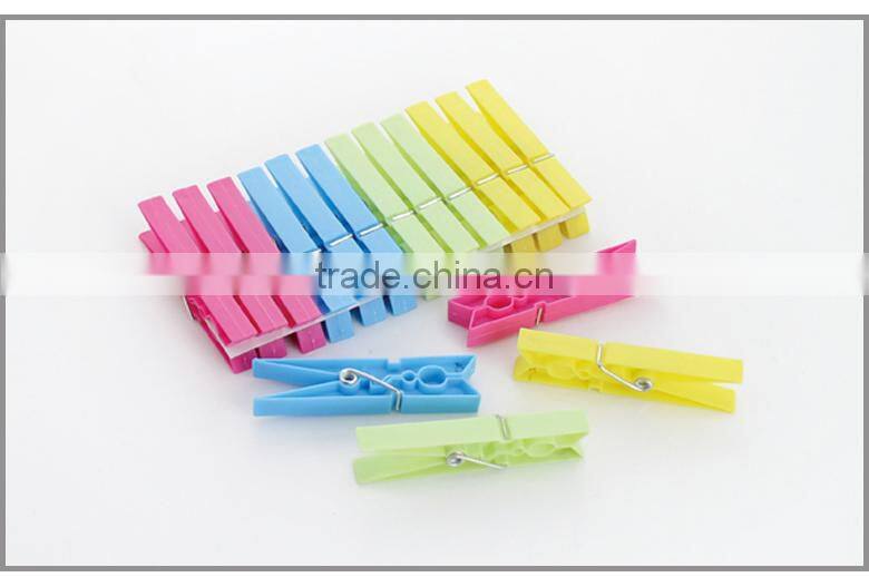 low price strong plastic clothes peg XY321143