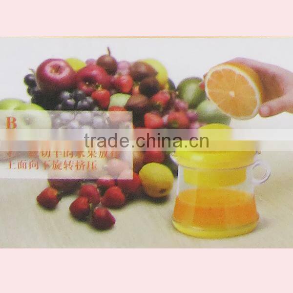 400ML New Design Multifunctional Plastic Manual FruitJuicer with Measuring Cup