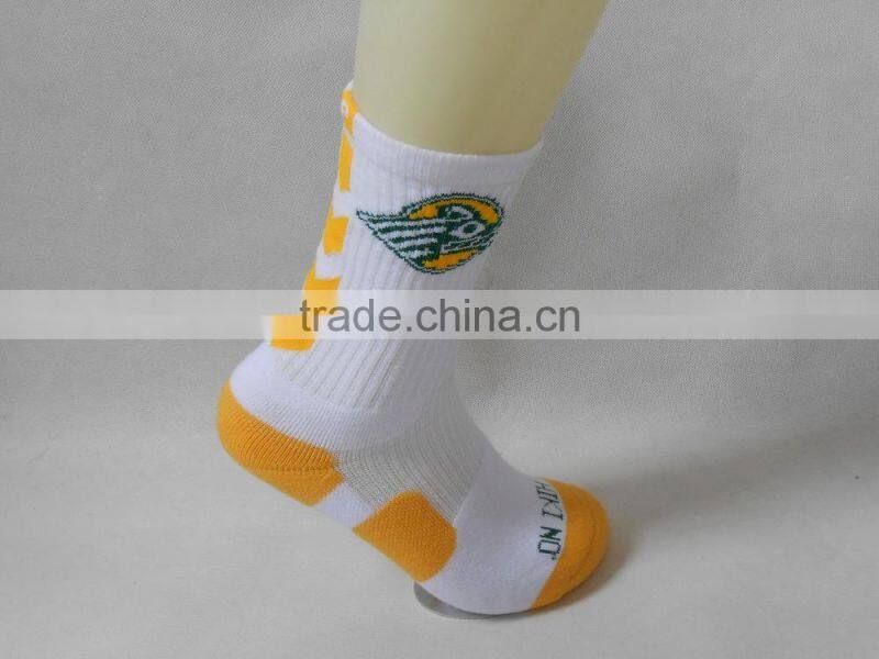 Colorful Design Custom Made Sports Basketball Elite Socks