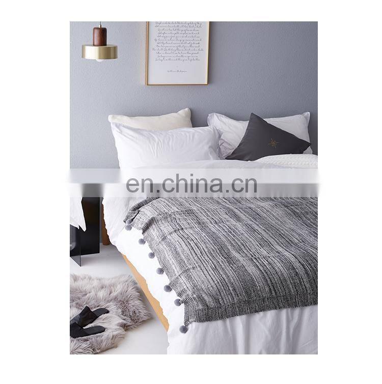 RAWHOUSE new design gray 100% cotton throw knitted pom pom blanket in stock