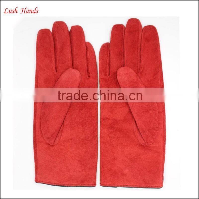 Basic and classic ladies Red sheep suede gloves with black button