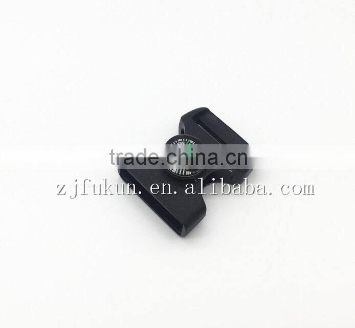 New Fashion Outdoor Camping Equipment Rope Compass Whistle Shackles Oriental Survival Paracord Wrist Buckles