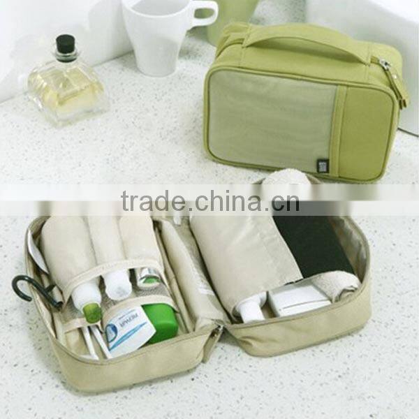 Factory price of China waterproof fabric zipper travel bag cosmetic organizer bag