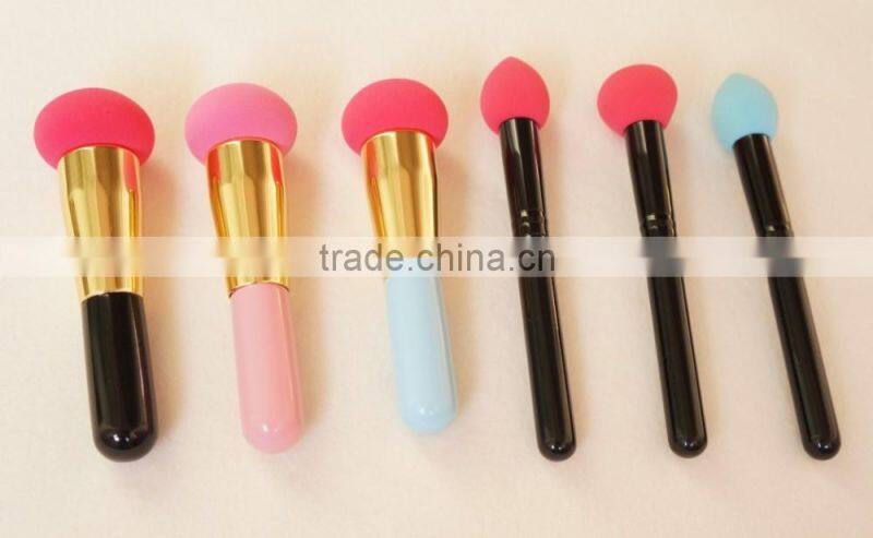 High Quality Latex-free Makeup Sponge With Black Silicone Handle