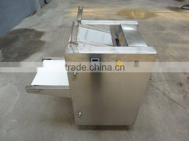 Imitation of manual dumpling skin making machine