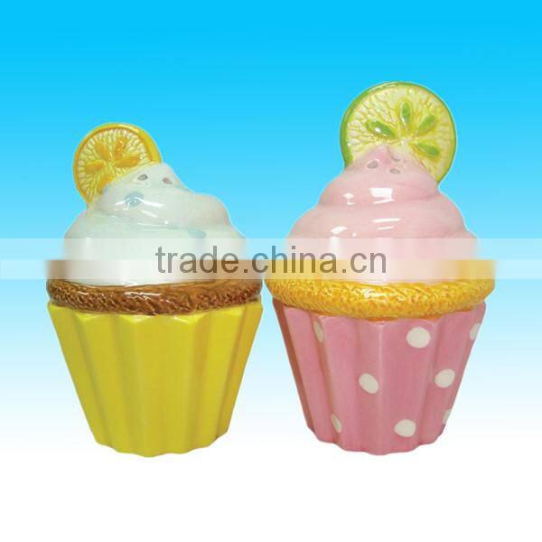 hand painted decorative ceramic valentine cakes