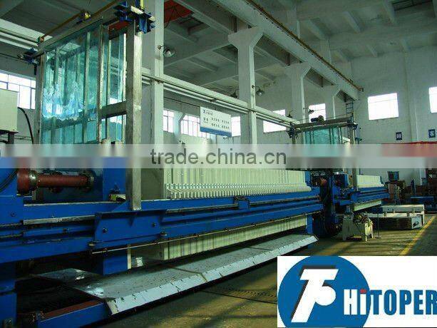 Pressure holding hydraulic filter press, membrane filter press with lower moisture