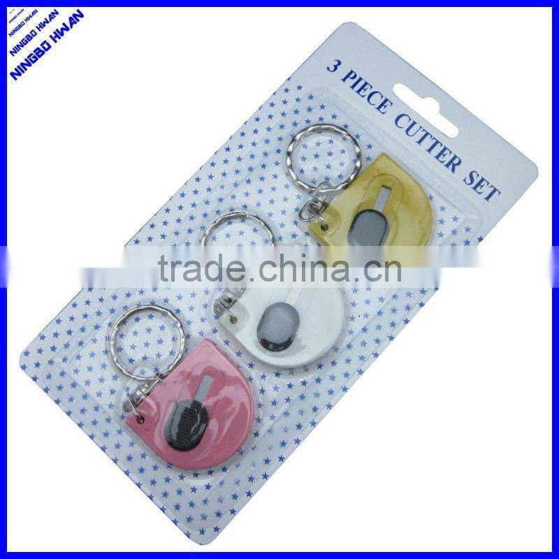 Mini pocket utility knife with keychain